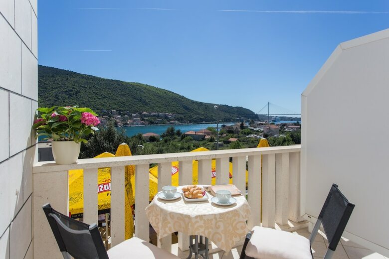 Hotel Guest House Rosa Bianca