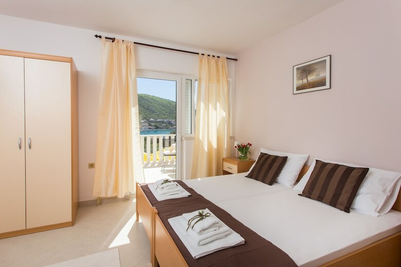 Hotel Guest House Rosa Bianca
