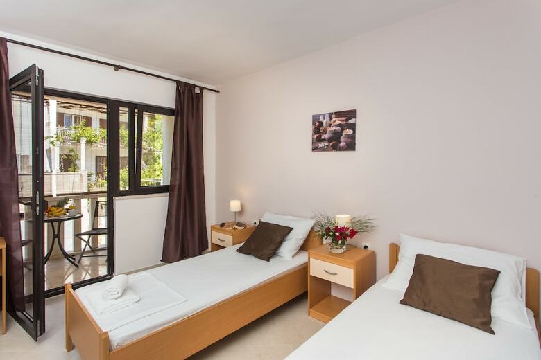 Hotel Guest House Rosa Bianca