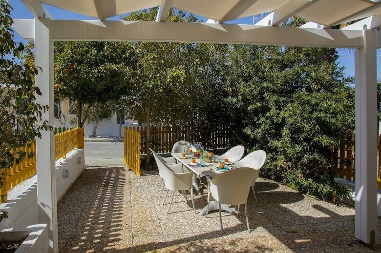 Protaras Dandelion Cottage