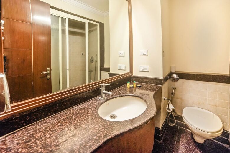 Fabhotel Bmk Gk1
