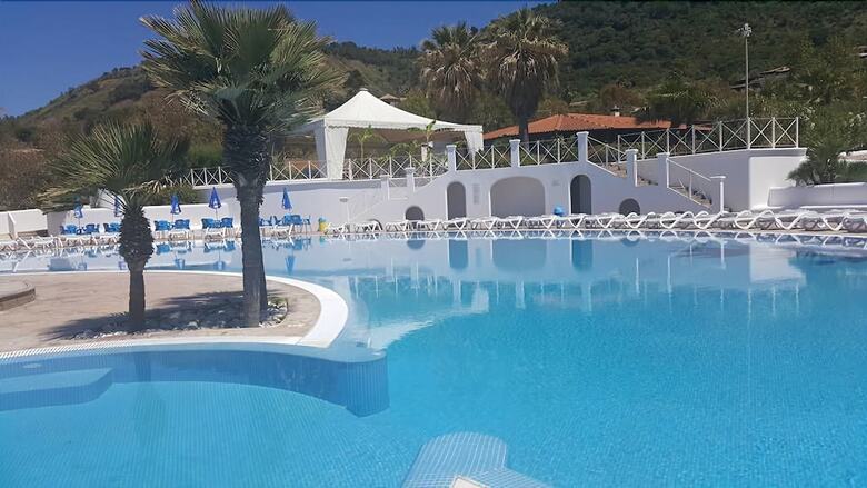 Hotel Cala Petrosa Resort