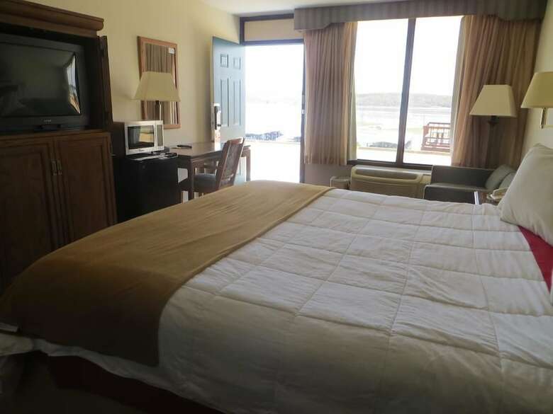 Hotel Lake Norfork Inn