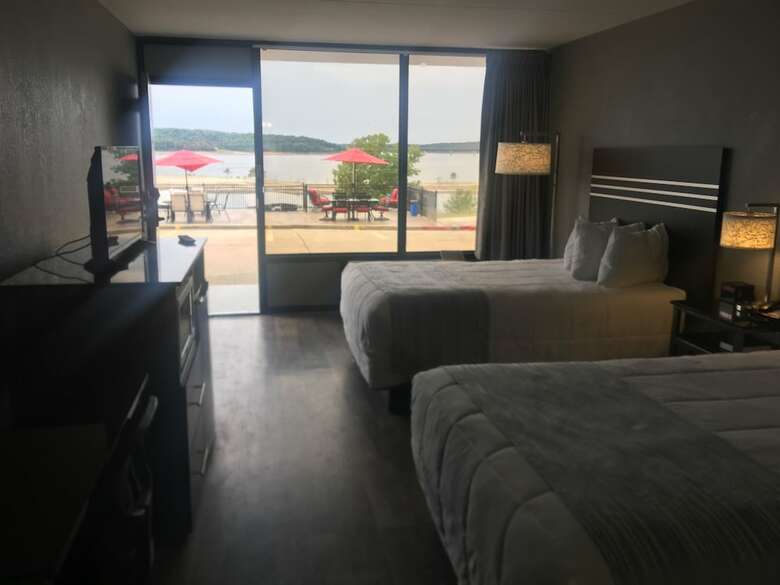 Hotel Lake Norfork Inn