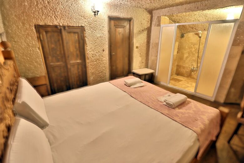 Kardesler Cave Hotel