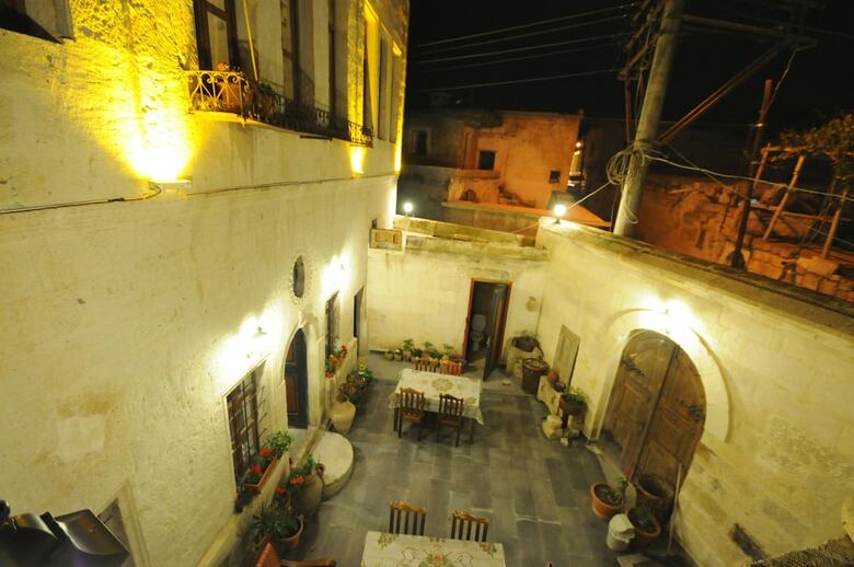Kardesler Cave Hotel