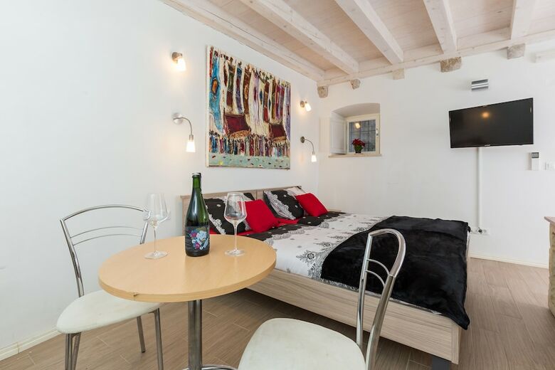 Hotel Apartments & Rooms Kerigma