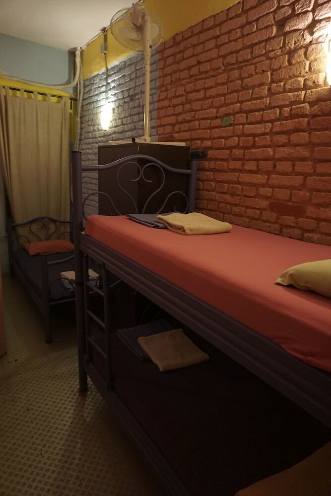 Hostal Chilloutlya Hostel&bar