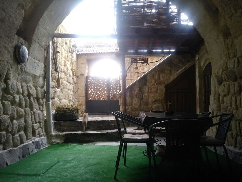 Hotel Naturels Cave House