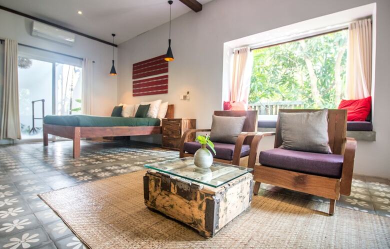 Hotel Isann Lodge
