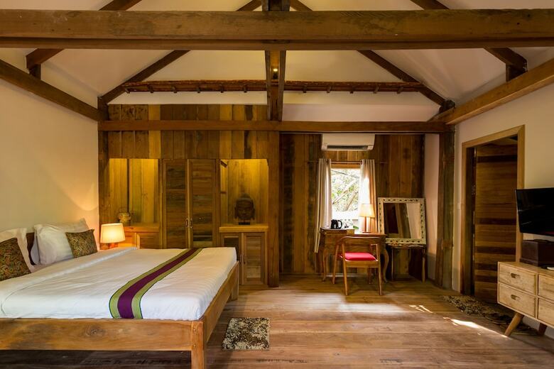 Hotel Isann Lodge