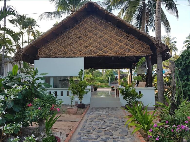 Bien Dua Backpacker Hotel