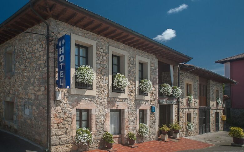 Hotel Corru San Pum�s