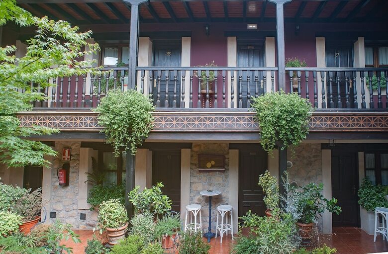 Hotel Corru San Pum�s