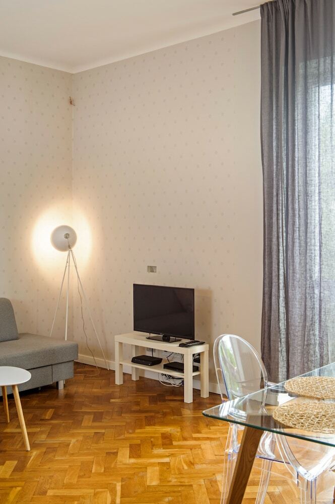 Szucha Apartments