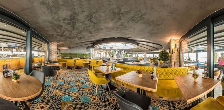 Sinema Hotel