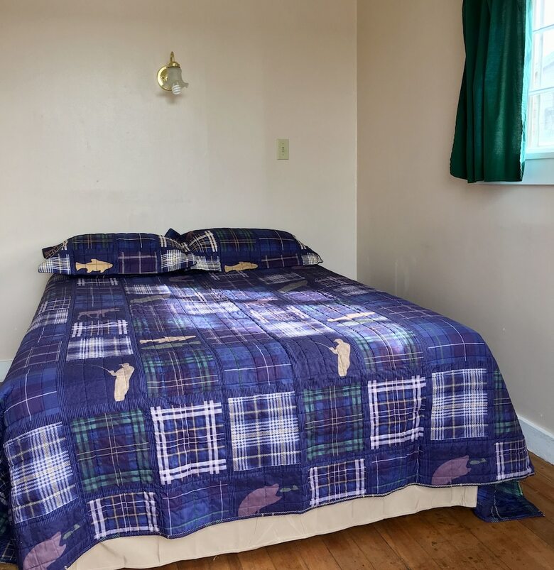Tenderfoot Cabins & Motel
