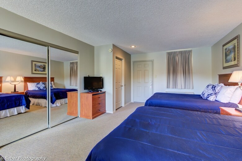Hotel Long Island Lake Resort