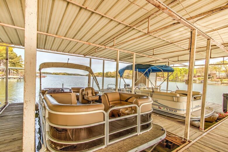 Hotel Long Island Lake Resort