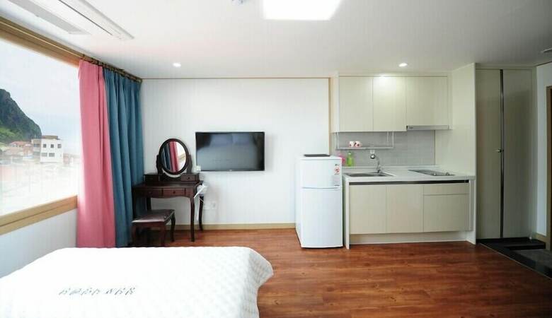 Pension Seongsanpo Love