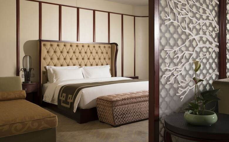 Ovation Seven-cultivation Hotel