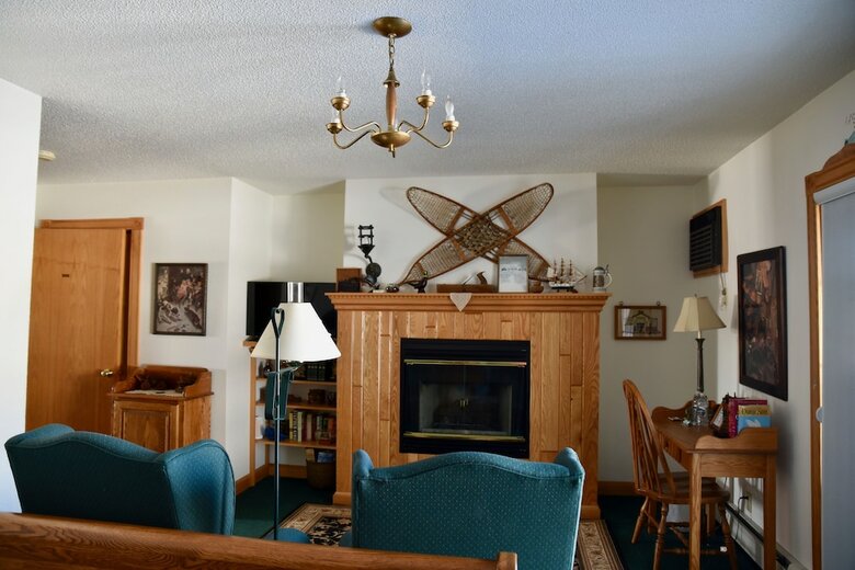 Doll's Lakeside Bed & Breakfast