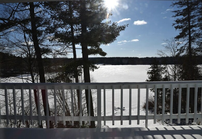 Doll's Lakeside Bed & Breakfast