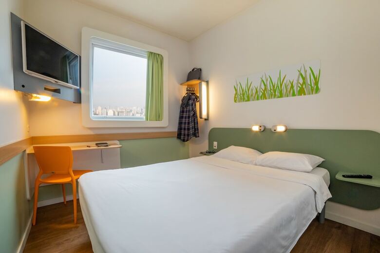 Hotel Ibis Budget Sp Frei Caneca