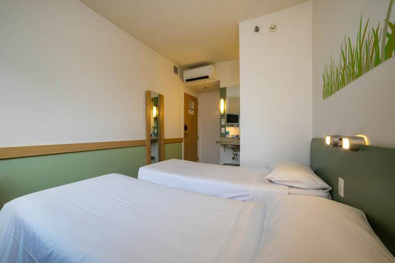 Hotel Ibis Budget Sp Frei Caneca
