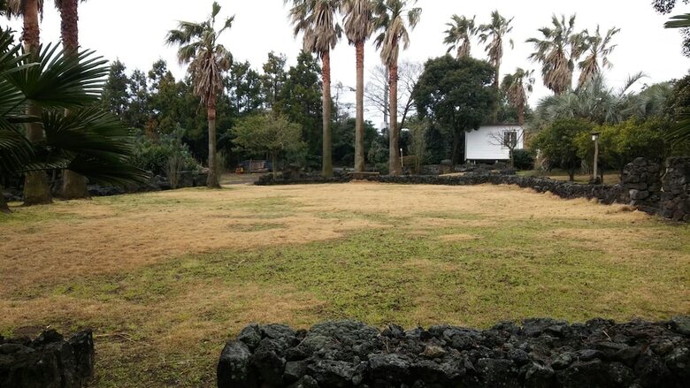 Pension Jeju Yazawon