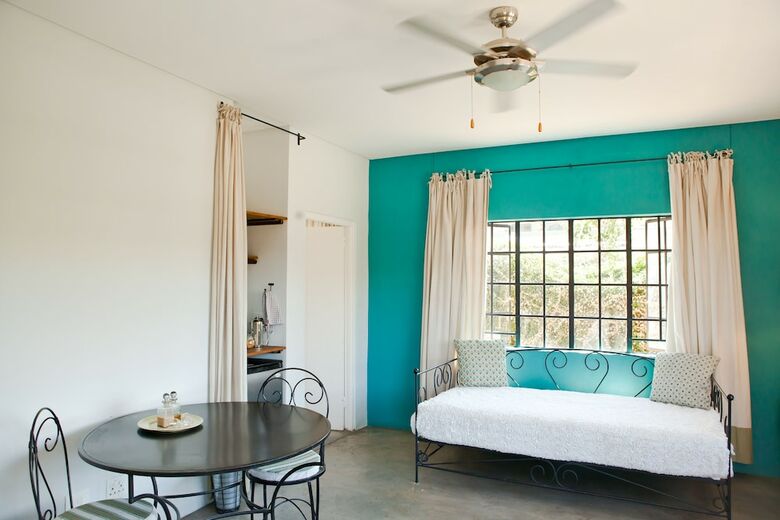 Hotel Olive Grove Guesthouse