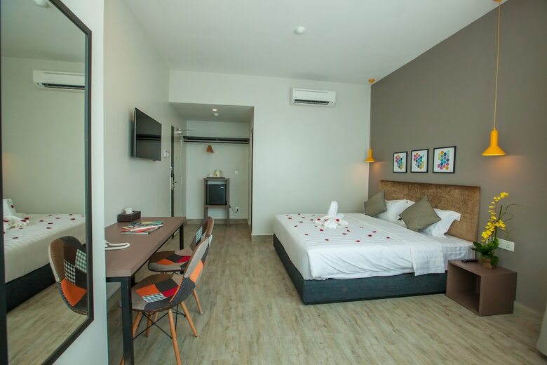 Bzz Hotel