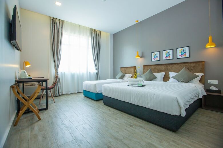 Bzz Hotel
