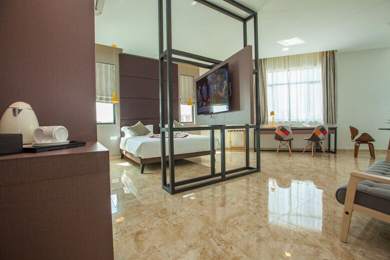 Bzz Hotel
