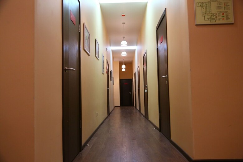 Hostal Mini Hotel Artist On Baumanskaya - Hostel
