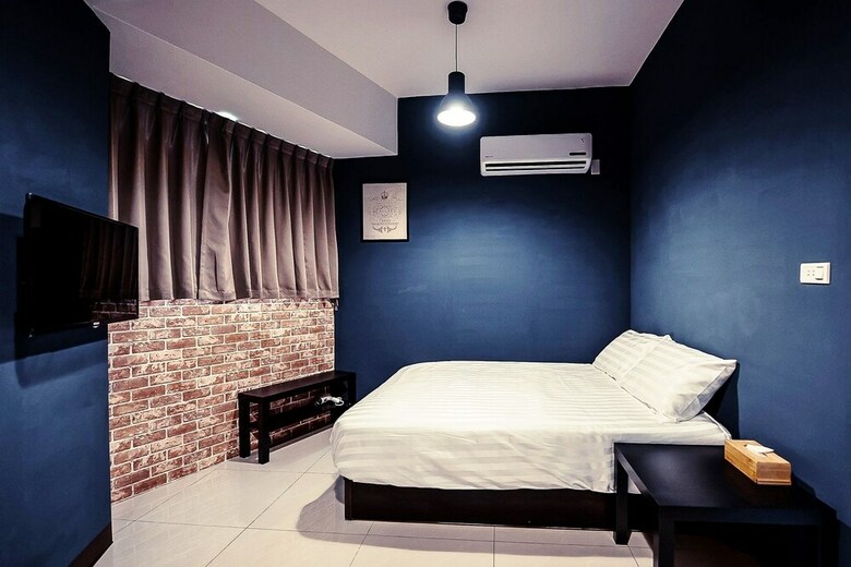 Hotel Sunny X House