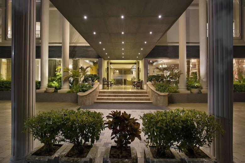 Apartamentos The Baroda Residency