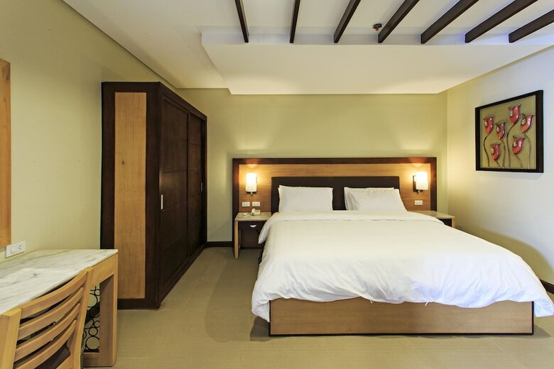 Hotel Cebu Westown Lagoon- South Wing
