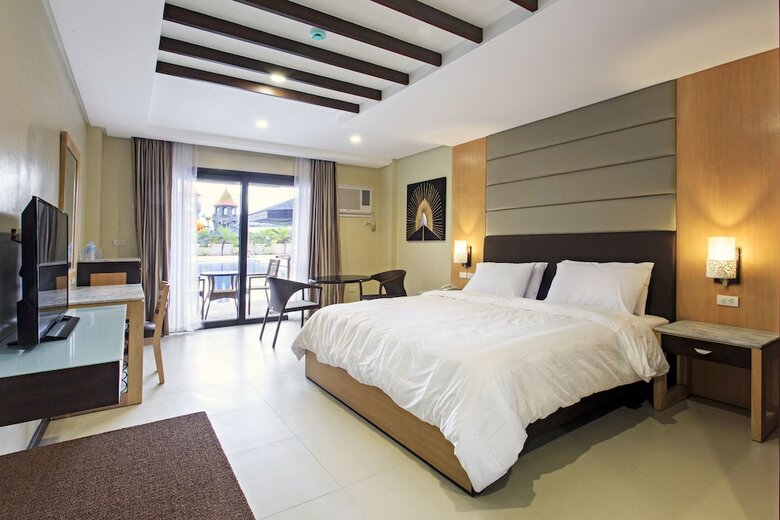 Hotel Cebu Westown Lagoon- South Wing