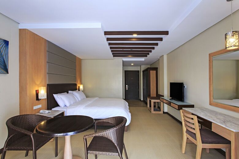 Hotel Cebu Westown Lagoon- South Wing