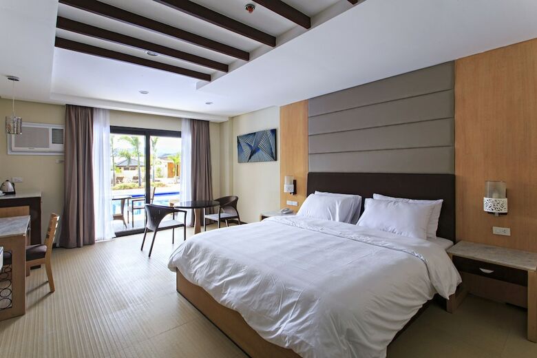 Hotel Cebu Westown Lagoon- South Wing