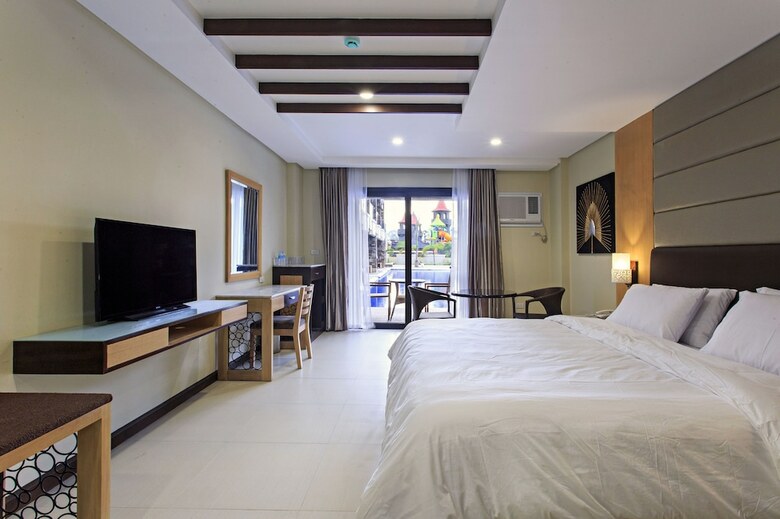 Hotel Cebu Westown Lagoon- South Wing
