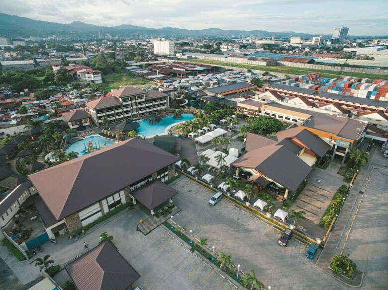 Hotel Cebu Westown Lagoon- South Wing