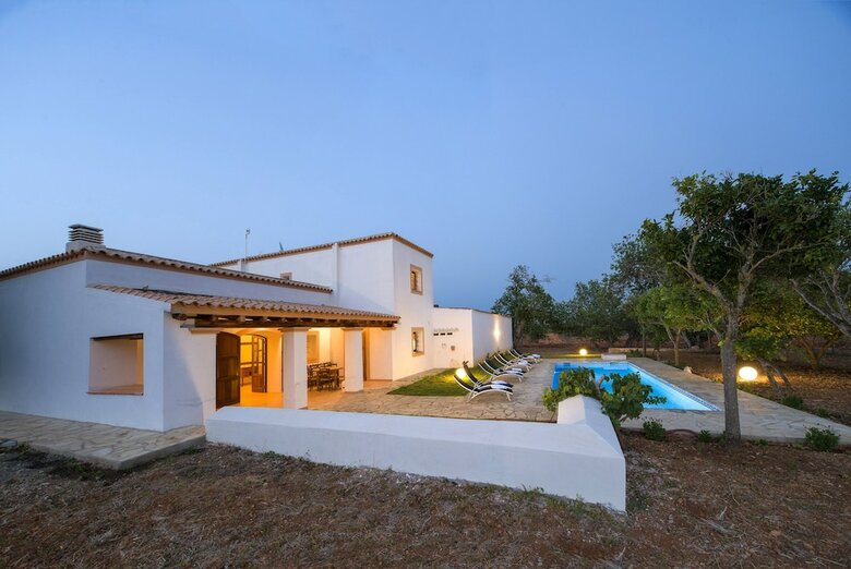 Villa Can Cama