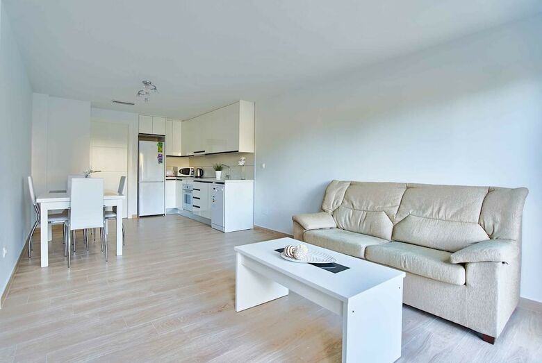 Apartamentos Espanhouse Pinada Beach