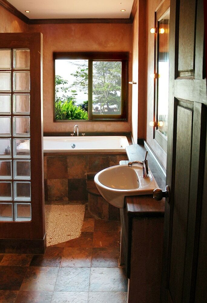 Hotel Andamania Beach Resort