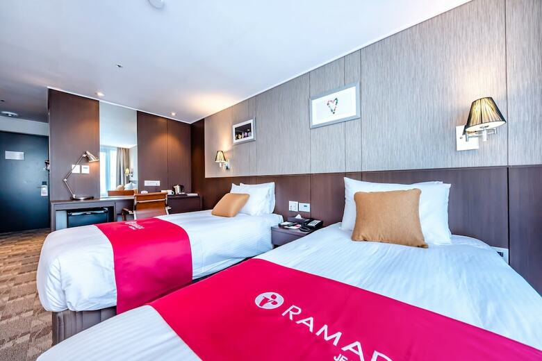 Hotel Ramada Jeju City Hall