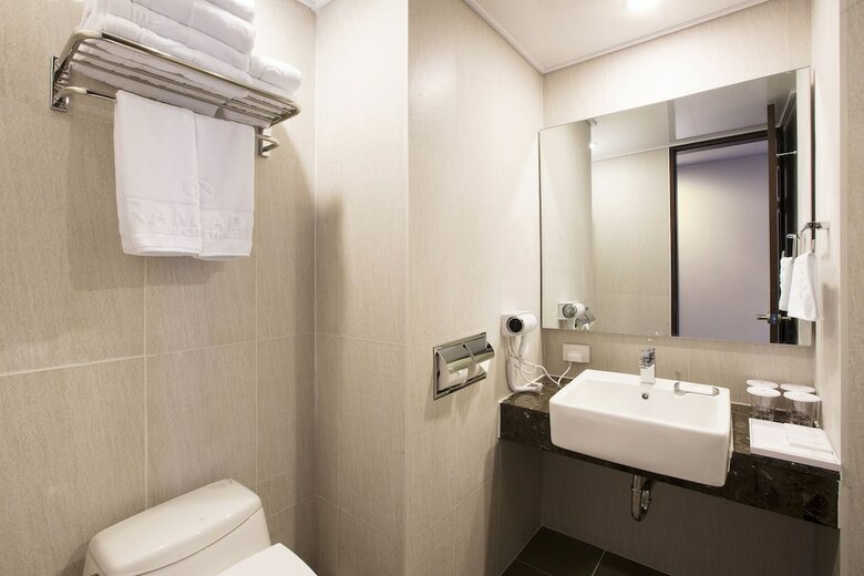 Hotel Ramada Jeju City Hall