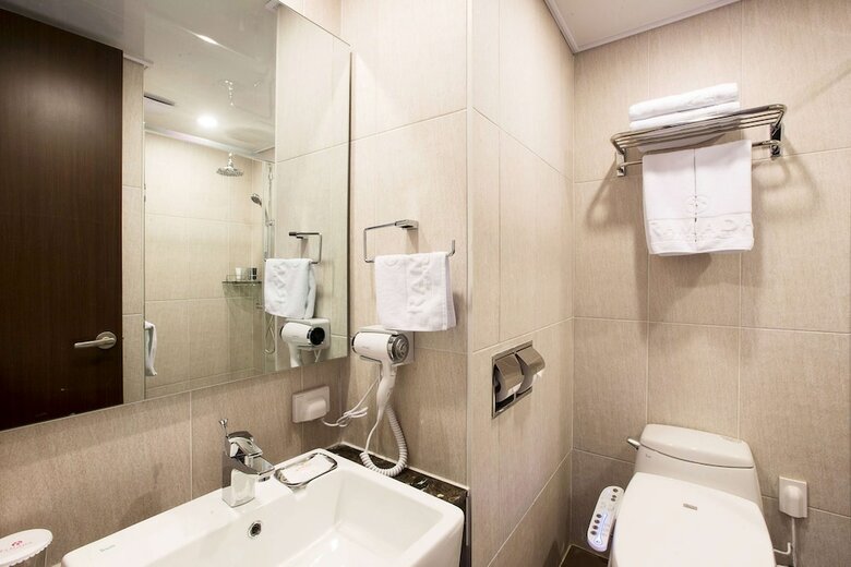 Hotel Ramada Jeju City Hall