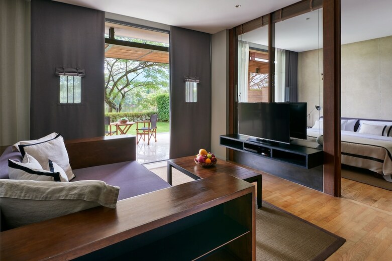 Hotel Atta Lakeside Resort Suite